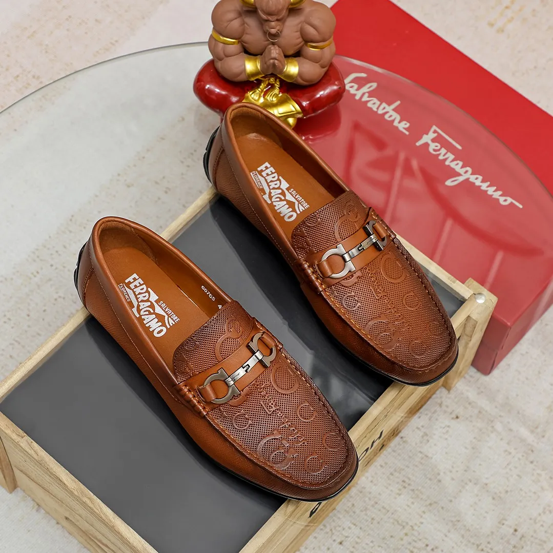 Men's shoes 💰360 🕷🕷【Ferragamo】Ferragamo Popular fashionable casual slip-on shoes🇨🇳Official website counter 1:1 production, original mold opening💯Good quality visible, imported high-end first-layer calfskin, luxurious pigskin lining🌿Very clear texture, high-quality waterproof, non-slip and wear-resistant outsole🎋High quality and low price, truly handmade🍓2 colors, code number 38-45
